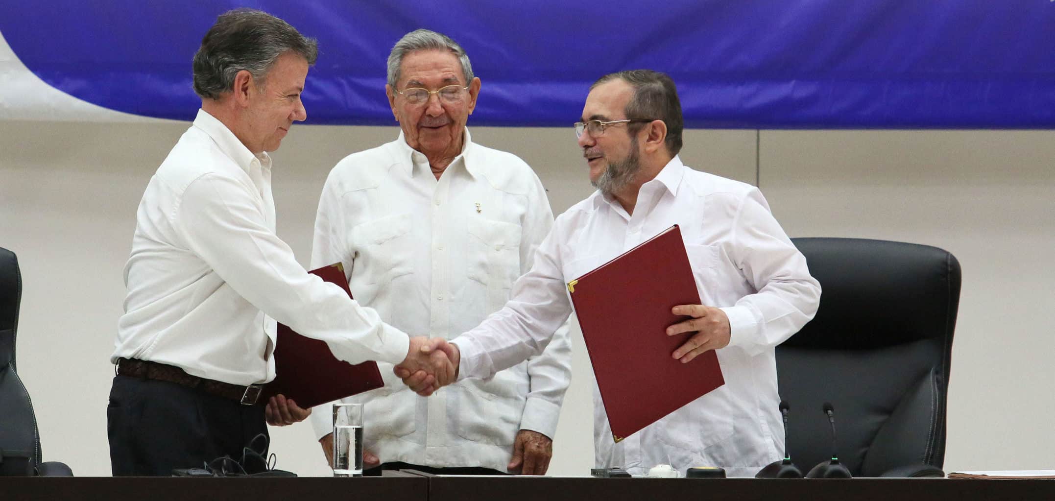 Firma de Cese definitivo de fuego, Colombia – Bar Human Rights ...